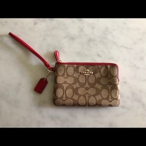 Coach Wristlet In Signature Canvas NWOT
